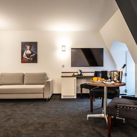 Schlosshotel Вейлбург Екстериор снимка